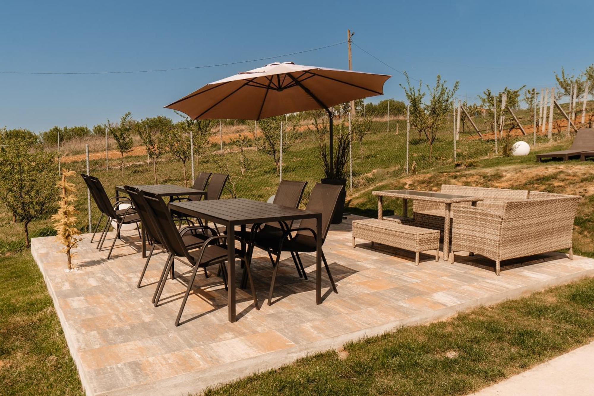 Cavo Village- Baile 1 Mai Rontau